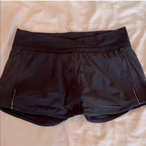 EUC Lululemon black running skirt sz 8
